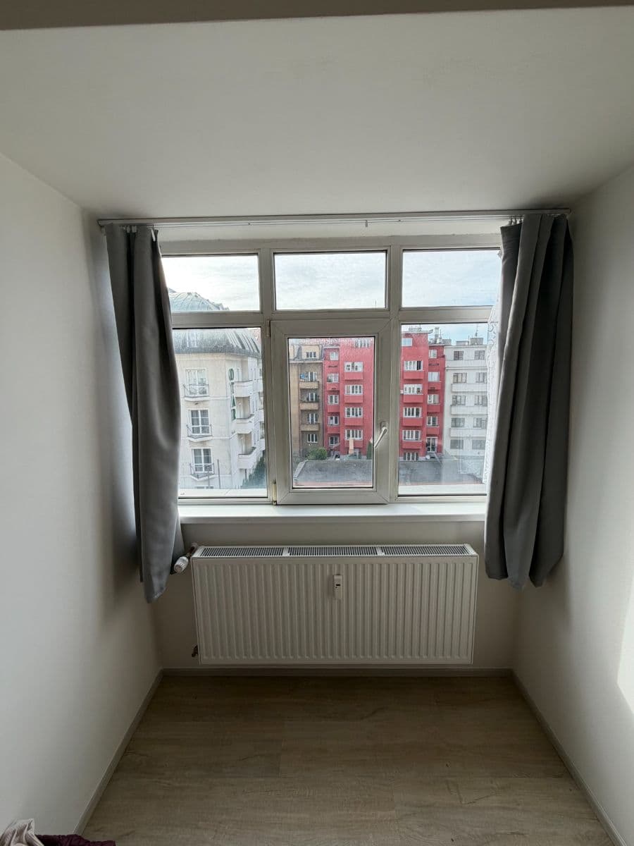 Pronájem bytu 1+kk 31 m², 5. května, Praha, Praha Pronájem bytu 1+kk 31 m², 5. května, Praha, Praha
