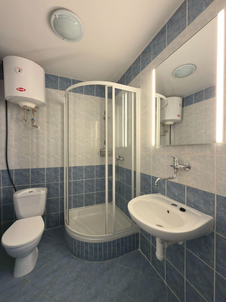 Pronájem bytu 1+kk 39 m², Zbynická, Praha, Praha Pronájem bytu 1+kk 39 m², Zbynická, Praha, Praha