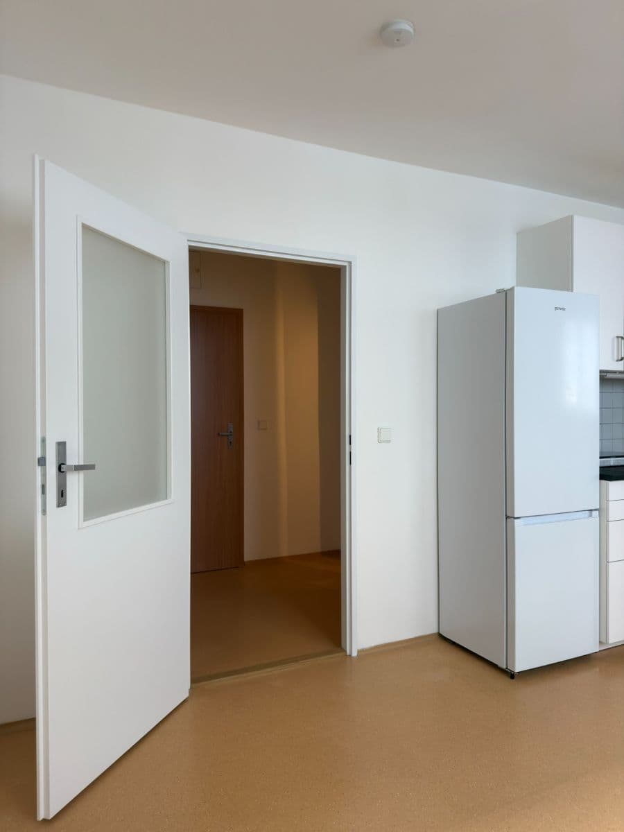 Pronájem bytu 1+kk 39 m², Zbynická, Praha, Praha Pronájem bytu 1+kk 39 m², Zbynická, Praha, Praha