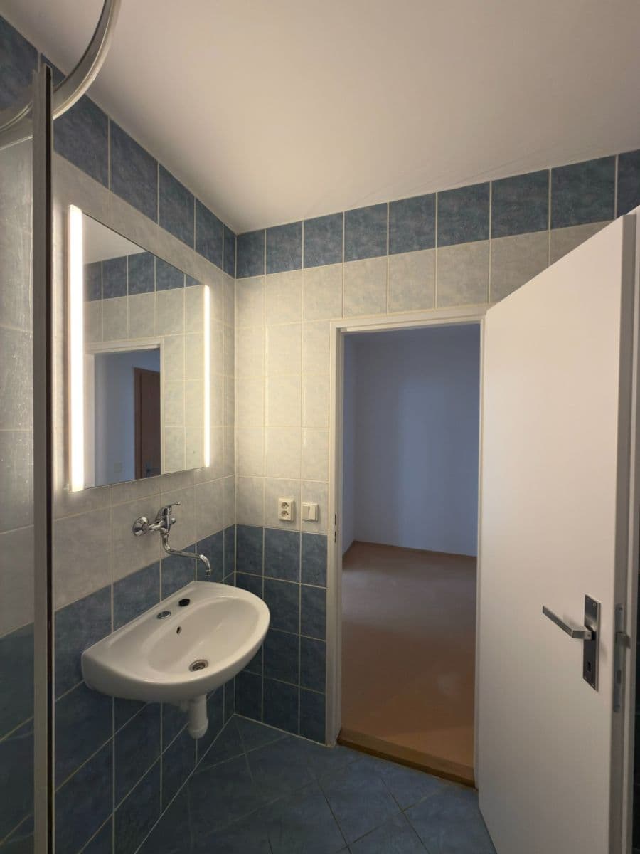 Pronájem bytu 1+kk 39 m², Zbynická, Praha, Praha Pronájem bytu 1+kk 39 m², Zbynická, Praha, Praha