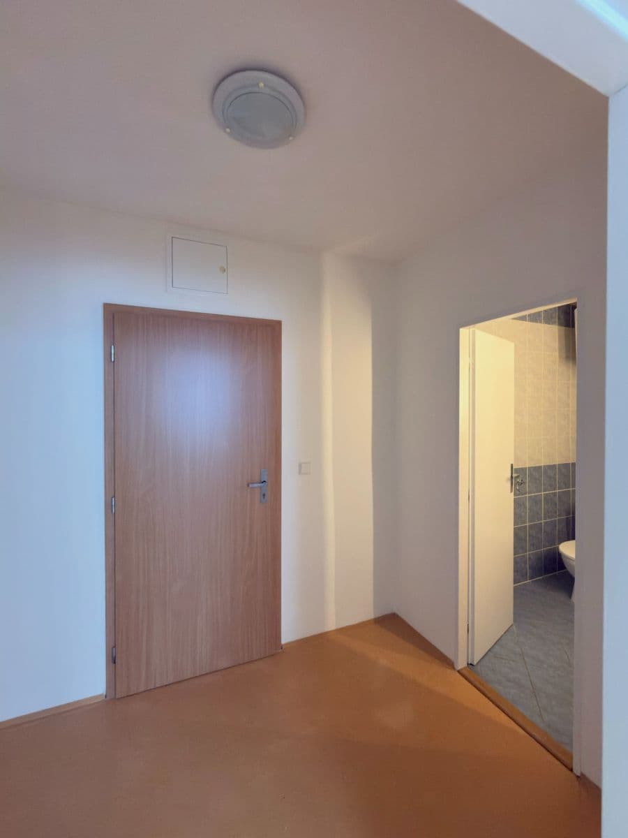 Pronájem bytu 1+kk 39 m², Zbynická, Praha, Praha Pronájem bytu 1+kk 39 m², Zbynická, Praha, Praha