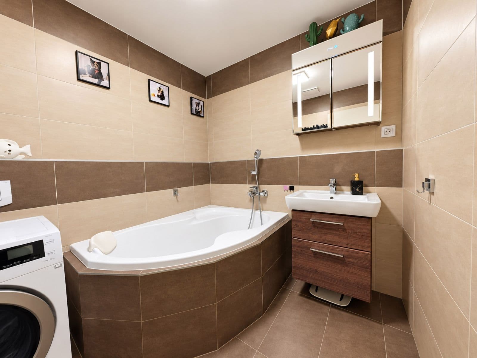 Prodej bytu 4+kk 92 m², Zvěřinova, Praha, Praha Prodej bytu 4+kk 92 m², Zvěřinova, Praha, Praha
