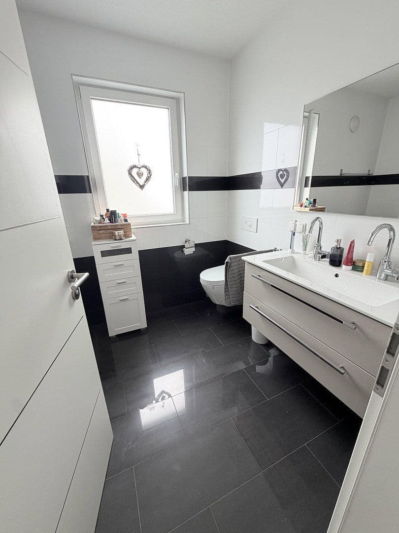 Prodej bytu 3+1 91 m², Willroth, Porýní-Falc Prodej bytu 3+1 91 m², Willroth, Porýní-Falc