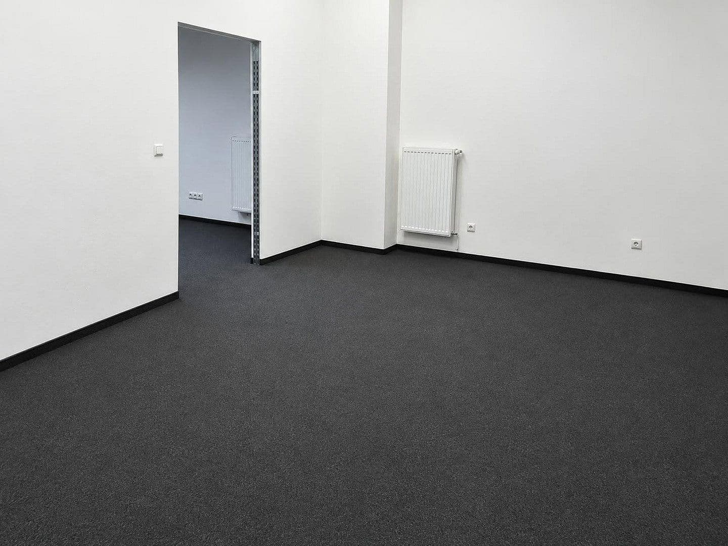Pronájem kanceláře 30 m², Duisburg, Severní Porýní-Vestfálsko Pronájem kanceláře 30 m², Duisburg, Severní Porýní-Vestfálsko