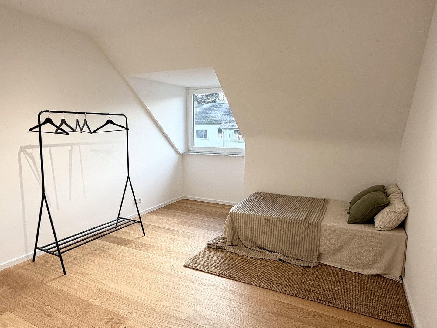 Prodej bytu 3+1 64 m², Köln, Severní Porýní-Vestfálsko Prodej bytu 3+1 64 m², Köln, Severní Porýní-Vestfálsko