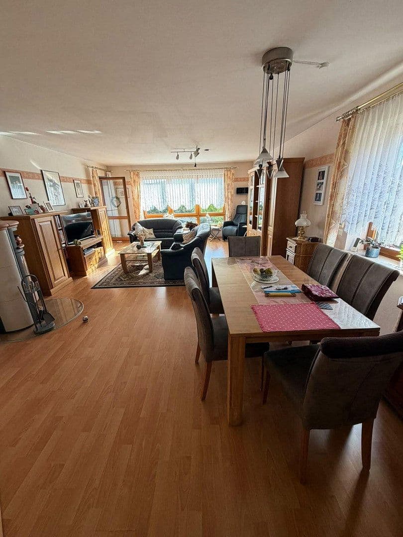 Pronájem bytu 4+1 102 m², Am Sonnenhang 8, Oberbettingen, Porýní-Falc Pronájem bytu 4+1 102 m², Am Sonnenhang 8, Oberbettingen, Porýní-Falc