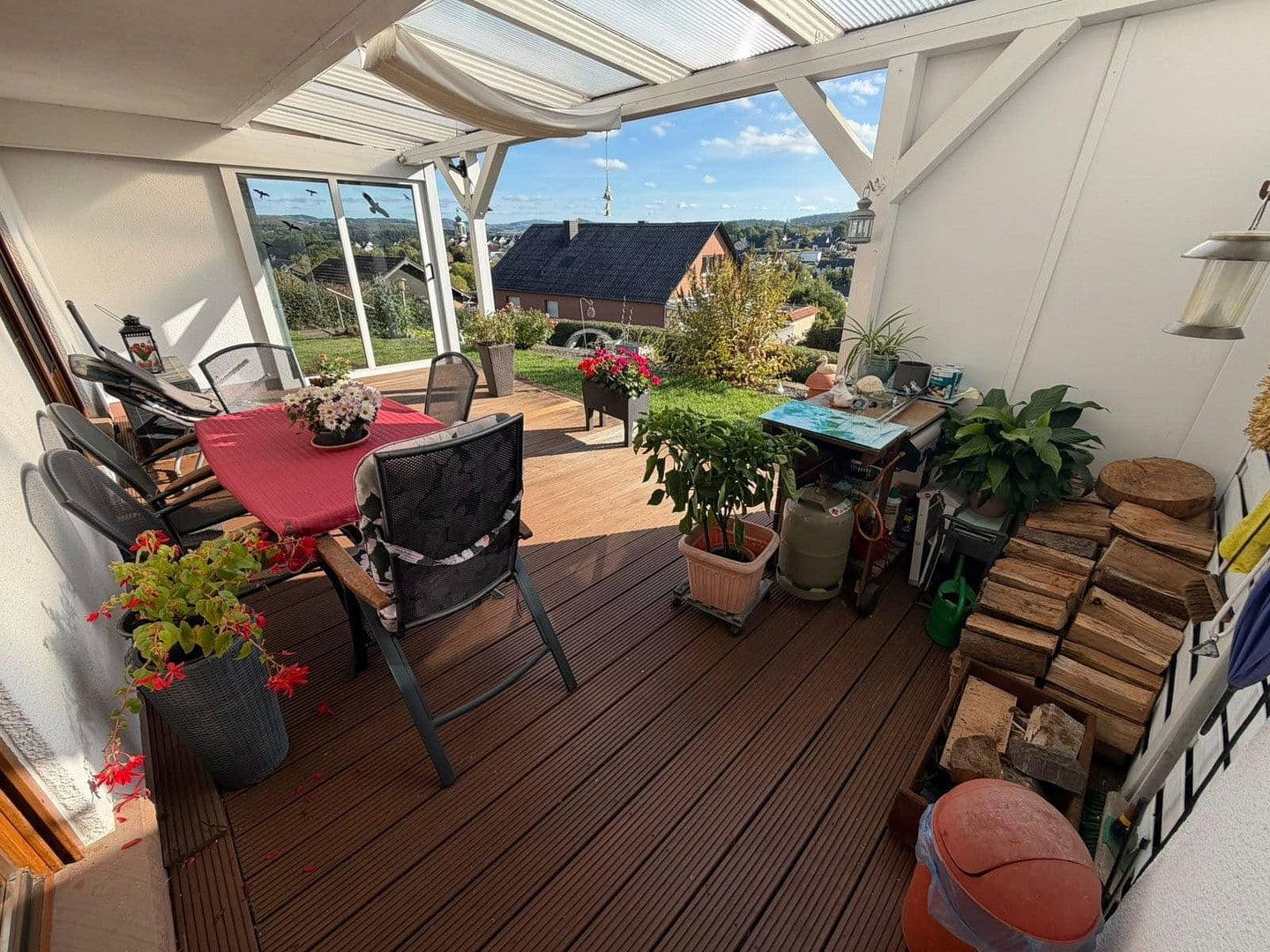 Pronájem bytu 4+1 102 m², Am Sonnenhang 8, Oberbettingen, Porýní-Falc Pronájem bytu 4+1 102 m², Am Sonnenhang 8, Oberbettingen, Porýní-Falc