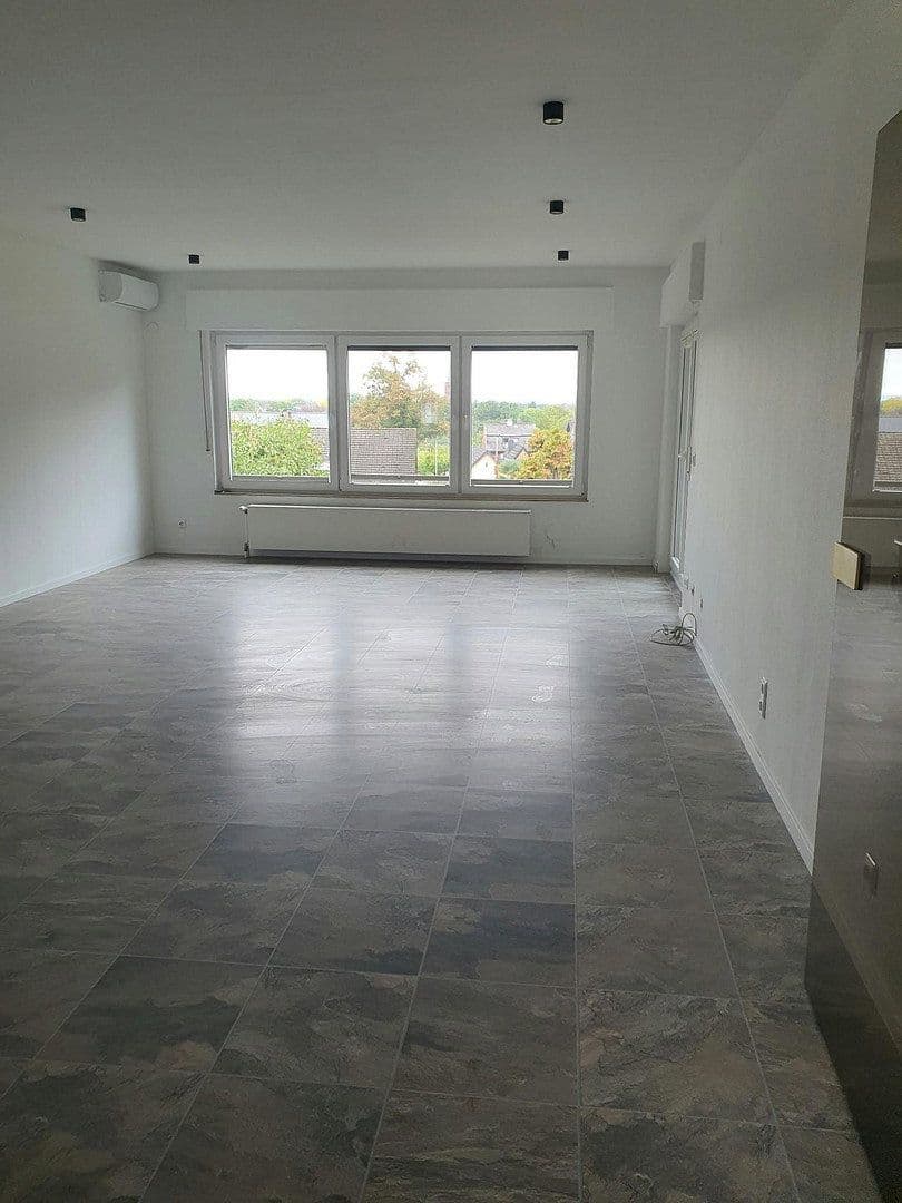 Pronájem domu 206 m², pozemek 380 m², Erftstadt, Severní Porýní-Vestfálsko Pronájem domu 206 m², pozemek 380 m², Erftstadt, Severní Porýní-Vestfálsko