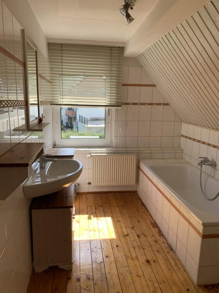 Prodej domu 115 m², pozemek 1.171 m², Velbert, Severní Porýní-Vestfálsko Prodej domu 115 m², pozemek 1.171 m², Velbert, Severní Porýní-Vestfálsko