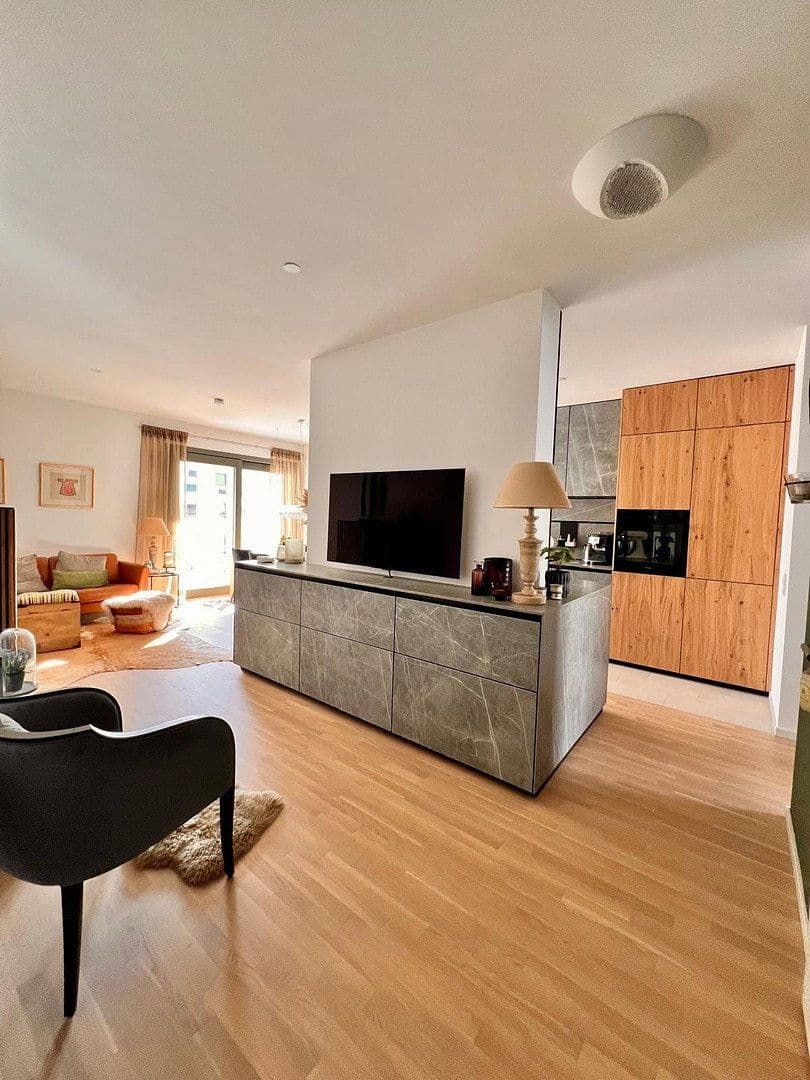 Prodej bytu 3+1 85 m², Berlin, Berlín Prodej bytu 3+1 85 m², Berlin, Berlín