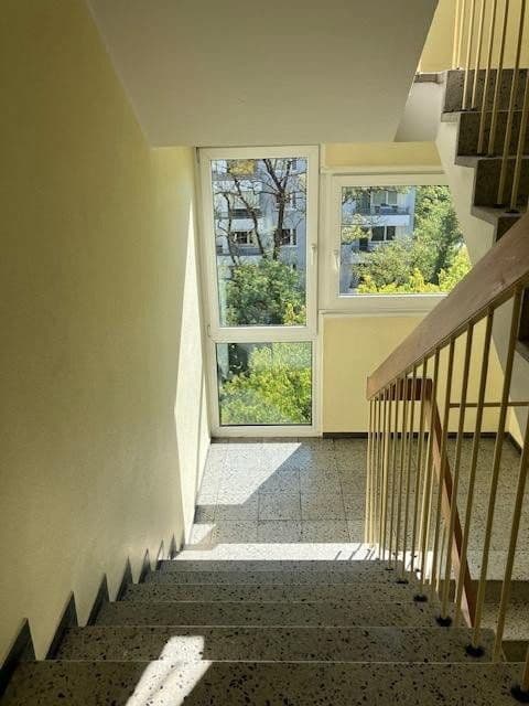 Pronájem bytu 2+1 55 m², Denninger Straße 208, München, Bavorsko Pronájem bytu 2+1 55 m², Denninger Straße 208, München, Bavorsko