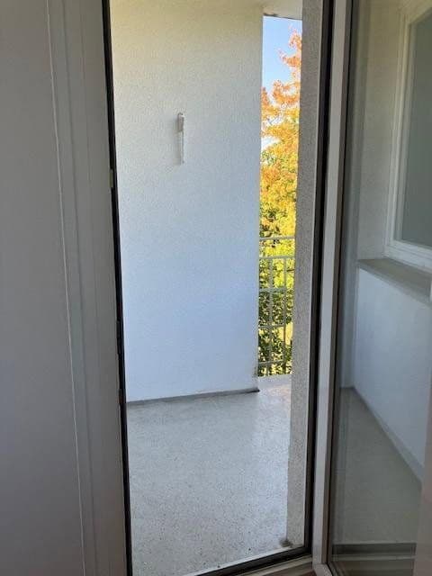 Pronájem bytu 2+1 55 m², Denninger Straße 208, München, Bavorsko Pronájem bytu 2+1 55 m², Denninger Straße 208, München, Bavorsko