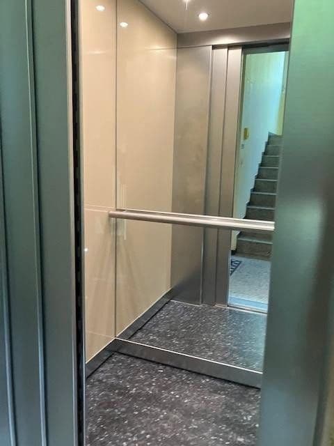 Pronájem bytu 2+1 55 m², Denninger Straße 208, München, Bavorsko Pronájem bytu 2+1 55 m², Denninger Straße 208, München, Bavorsko