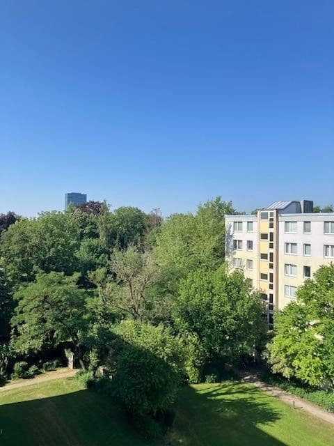 Pronájem bytu 2+1 55 m², Denninger Straße 208, München, Bavorsko Pronájem bytu 2+1 55 m², Denninger Straße 208, München, Bavorsko