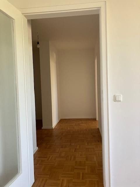 Pronájem bytu 2+1 55 m², Denninger Straße 208, München, Bavorsko Pronájem bytu 2+1 55 m², Denninger Straße 208, München, Bavorsko
