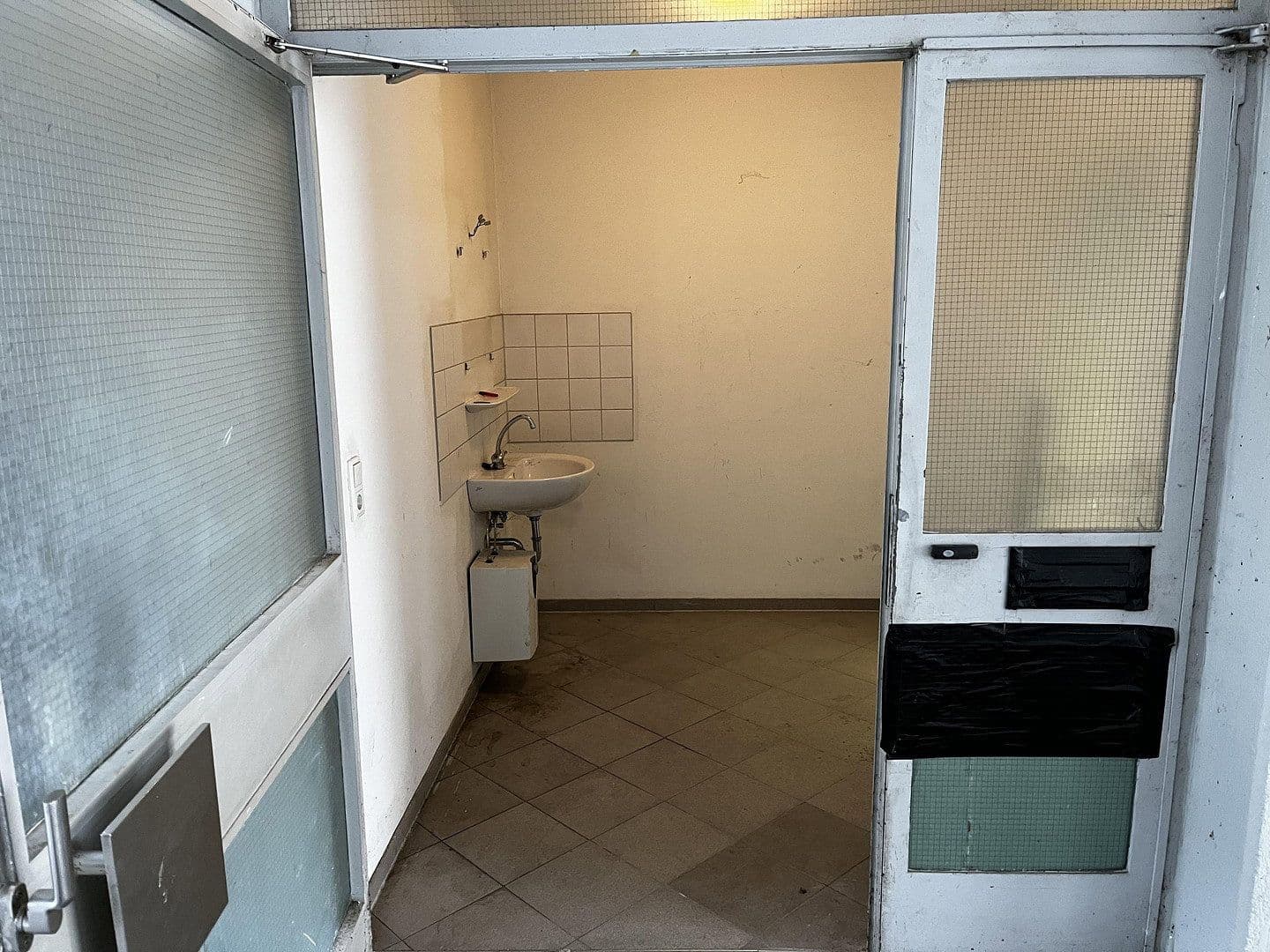 Pronájem nebytového prostoru 15 m², Erlanger Str 61, Fürth, Bavorsko Pronájem nebytového prostoru 15 m², Erlanger Str 61, Fürth, Bavorsko