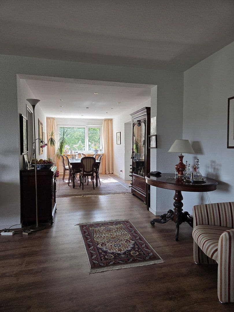 Prodej bytu 5+1 125 m², Saarbrücken, Země Sársko Prodej bytu 5+1 125 m², Saarbrücken, Země Sársko