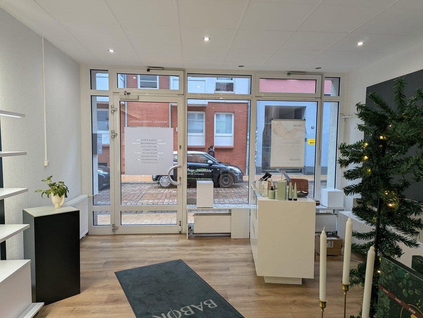 Pronájem nebytového prostoru 58 m², Lübecker Strasse 25-27, Schwerin, Mecklenburg-Vorpommern Pronájem nebytového prostoru 58 m², Lübecker Strasse 25-27, Schwerin, Mecklenburg-Vorpommern