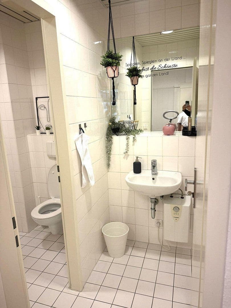 Pronájem nebytového prostoru 58 m², Lübecker Strasse 25-27, Schwerin, Mecklenburg-Vorpommern Pronájem nebytového prostoru 58 m², Lübecker Strasse 25-27, Schwerin, Mecklenburg-Vorpommern