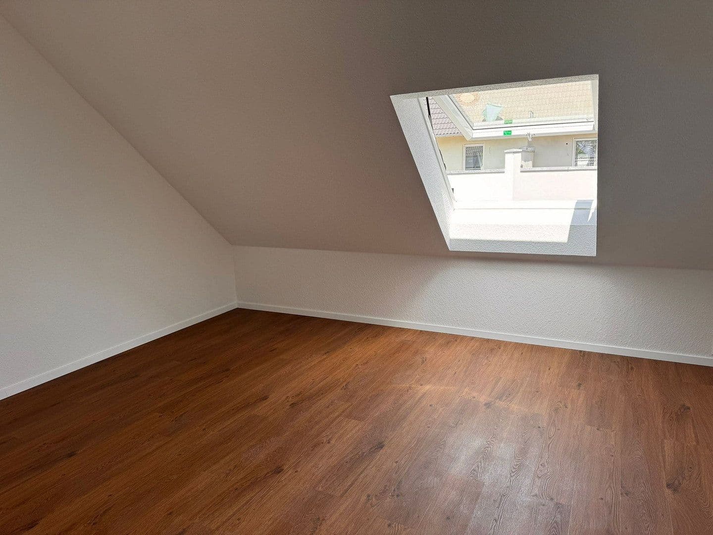 Pronájem domu 114 m², pozemek 120 m², Zossen, Braniborsko Pronájem domu 114 m², pozemek 120 m², Zossen, Braniborsko