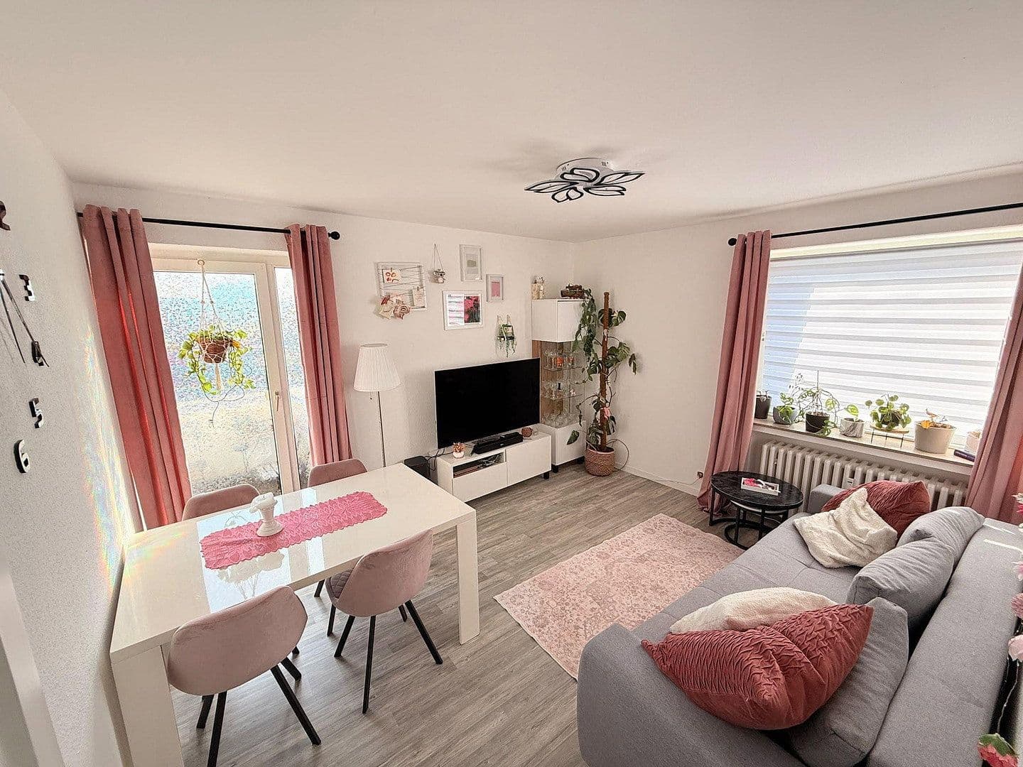 Pronájem bytu 2+1 45 m², Köln, Severní Porýní-Vestfálsko Pronájem bytu 2+1 45 m², Köln, Severní Porýní-Vestfálsko