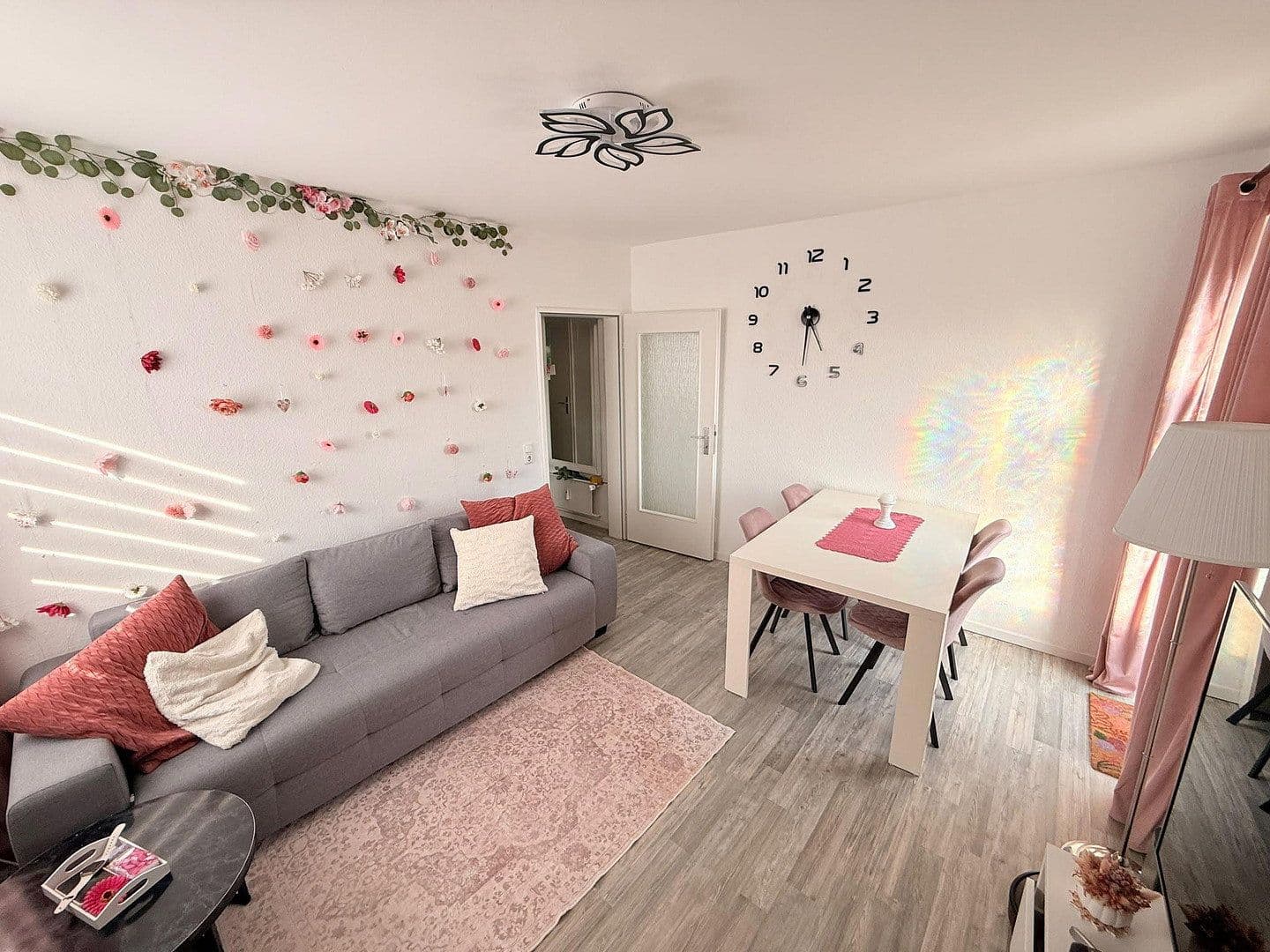 Pronájem bytu 2+1 45 m², Köln, Severní Porýní-Vestfálsko Pronájem bytu 2+1 45 m², Köln, Severní Porýní-Vestfálsko