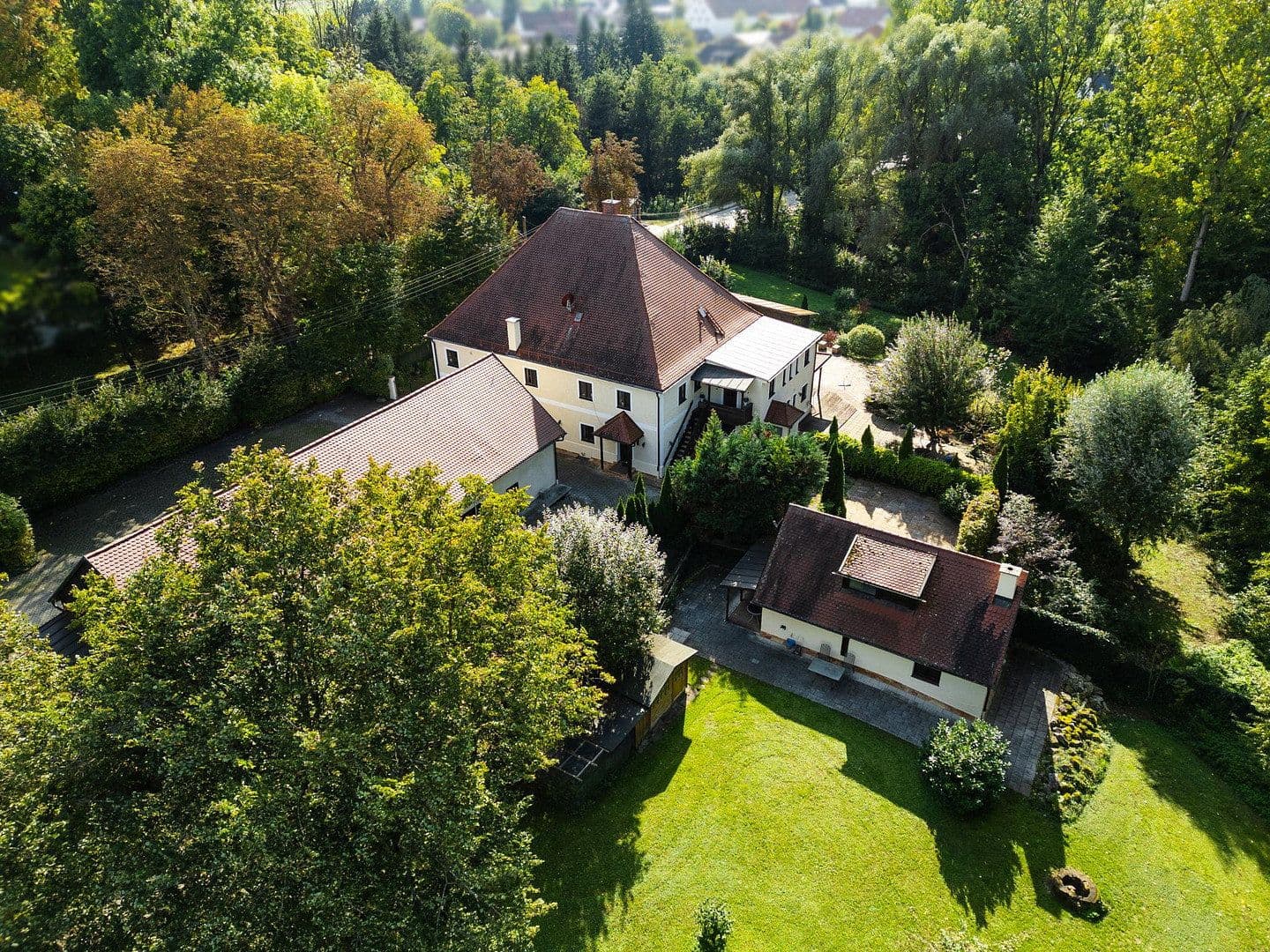 Prodej domu 480 m², pozemek 6.939 m², Egenhofen, Bavorsko Prodej domu 480 m², pozemek 6.939 m², Egenhofen, Bavorsko