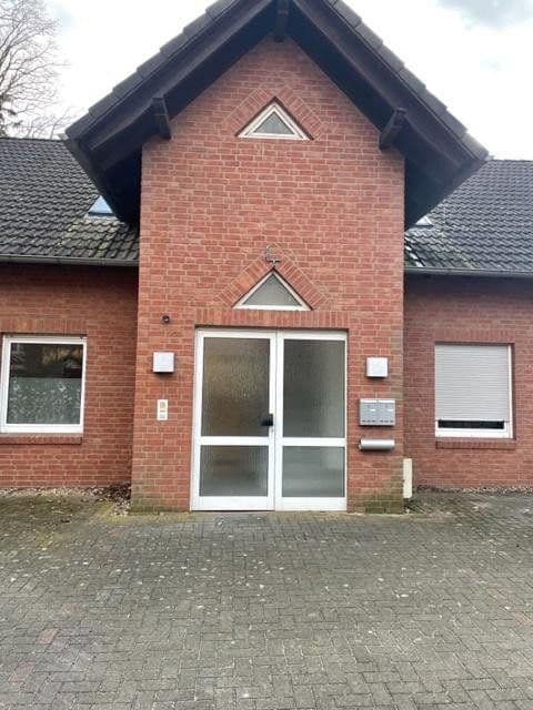 Pronájem bytu 2+1 48 m², Höferscher Weg 4, Eldingen, Dolní Sasko Pronájem bytu 2+1 48 m², Höferscher Weg 4, Eldingen, Dolní Sasko