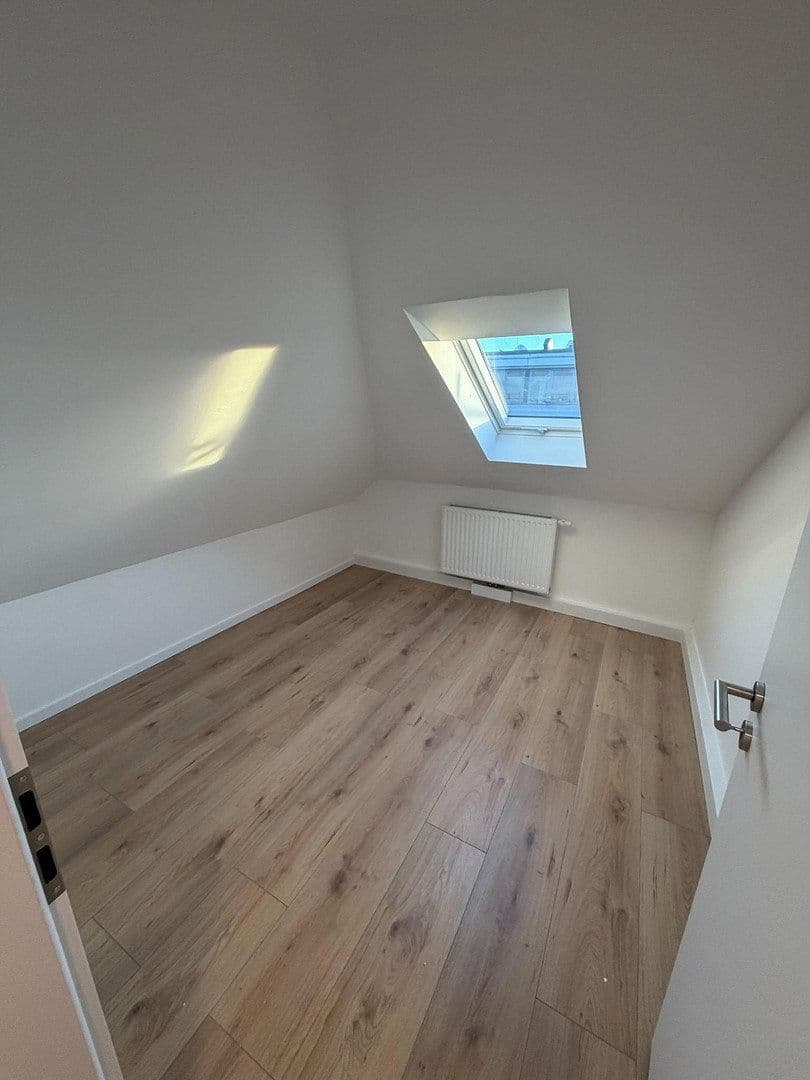 Pronájem bytu 4+1 119 m², Nürnberg, Bavorsko Pronájem bytu 4+1 119 m², Nürnberg, Bavorsko