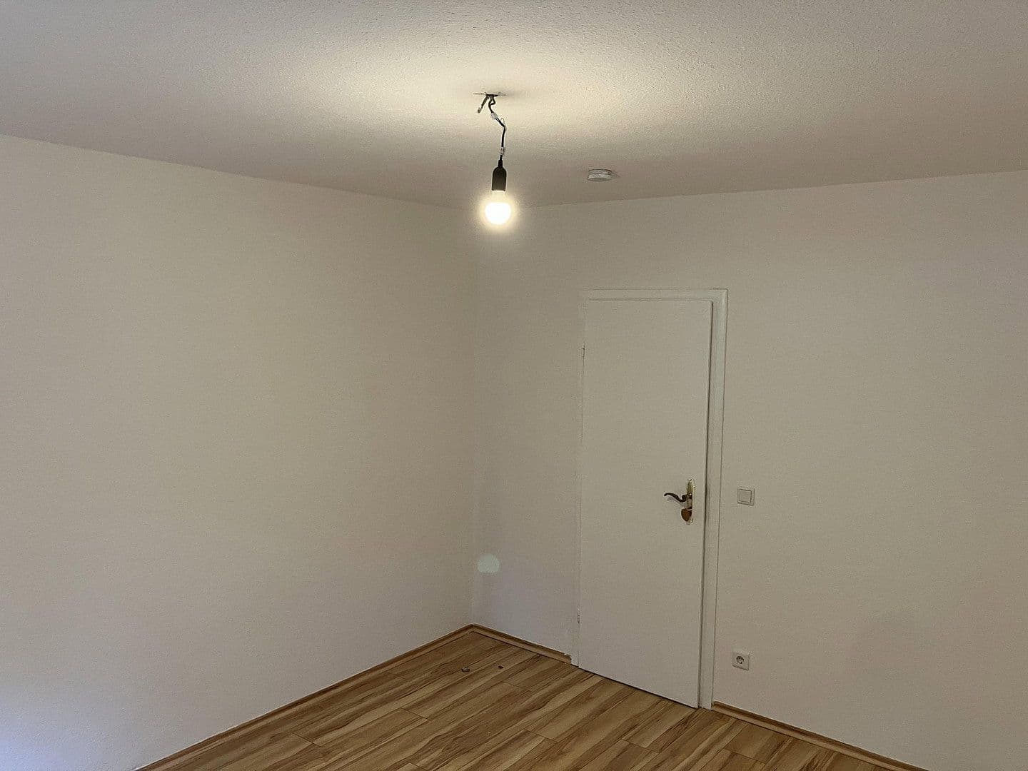 Pronájem bytu 2+1 65 m², Paul-Bonatz-Straße 25, Düsseldorf, Severní Porýní-Vestfálsko Pronájem bytu 2+1 65 m², Paul-Bonatz-Straße 25, Düsseldorf, Severní Porýní-Vestfálsko