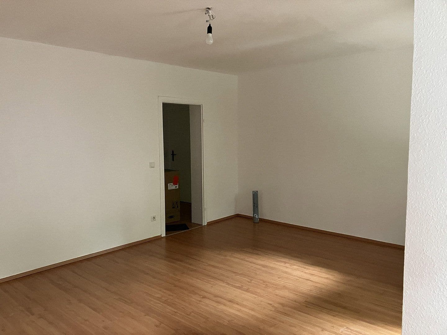 Pronájem bytu 2+1 65 m², Paul-Bonatz-Straße 25, Düsseldorf, Severní Porýní-Vestfálsko Pronájem bytu 2+1 65 m², Paul-Bonatz-Straße 25, Düsseldorf, Severní Porýní-Vestfálsko