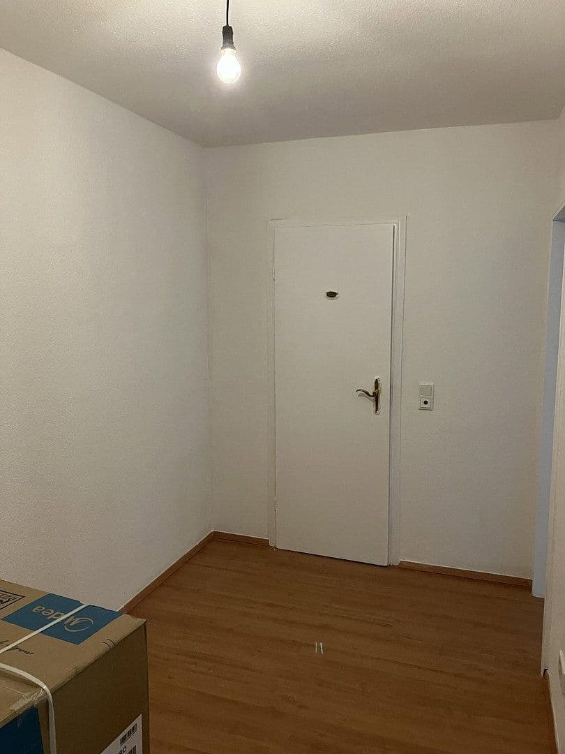 Pronájem bytu 2+1 65 m², Paul-Bonatz-Straße 25, Düsseldorf, Severní Porýní-Vestfálsko Pronájem bytu 2+1 65 m², Paul-Bonatz-Straße 25, Düsseldorf, Severní Porýní-Vestfálsko