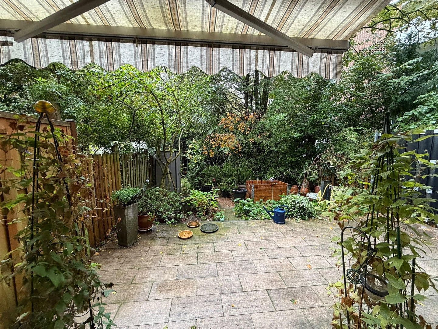 Pronájem bytu 2+1 65 m², Paul-Bonatz-Straße 25, Düsseldorf, Severní Porýní-Vestfálsko Pronájem bytu 2+1 65 m², Paul-Bonatz-Straße 25, Düsseldorf, Severní Porýní-Vestfálsko