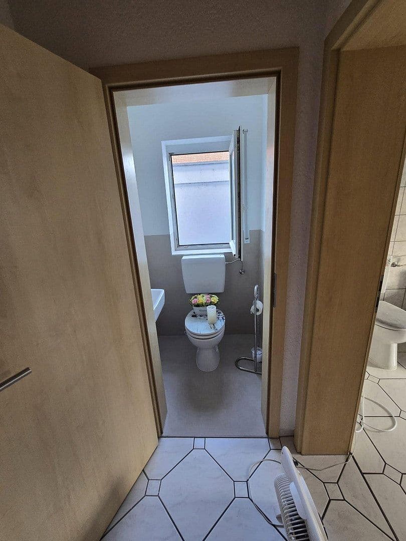 Prodej bytu 4+kk 143 m², Eich, Porýní-Falc Prodej bytu 4+kk 143 m², Eich, Porýní-Falc