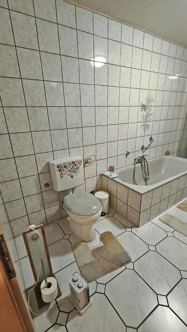 Prodej bytu 4+kk 143 m², Eich, Porýní-Falc Prodej bytu 4+kk 143 m², Eich, Porýní-Falc