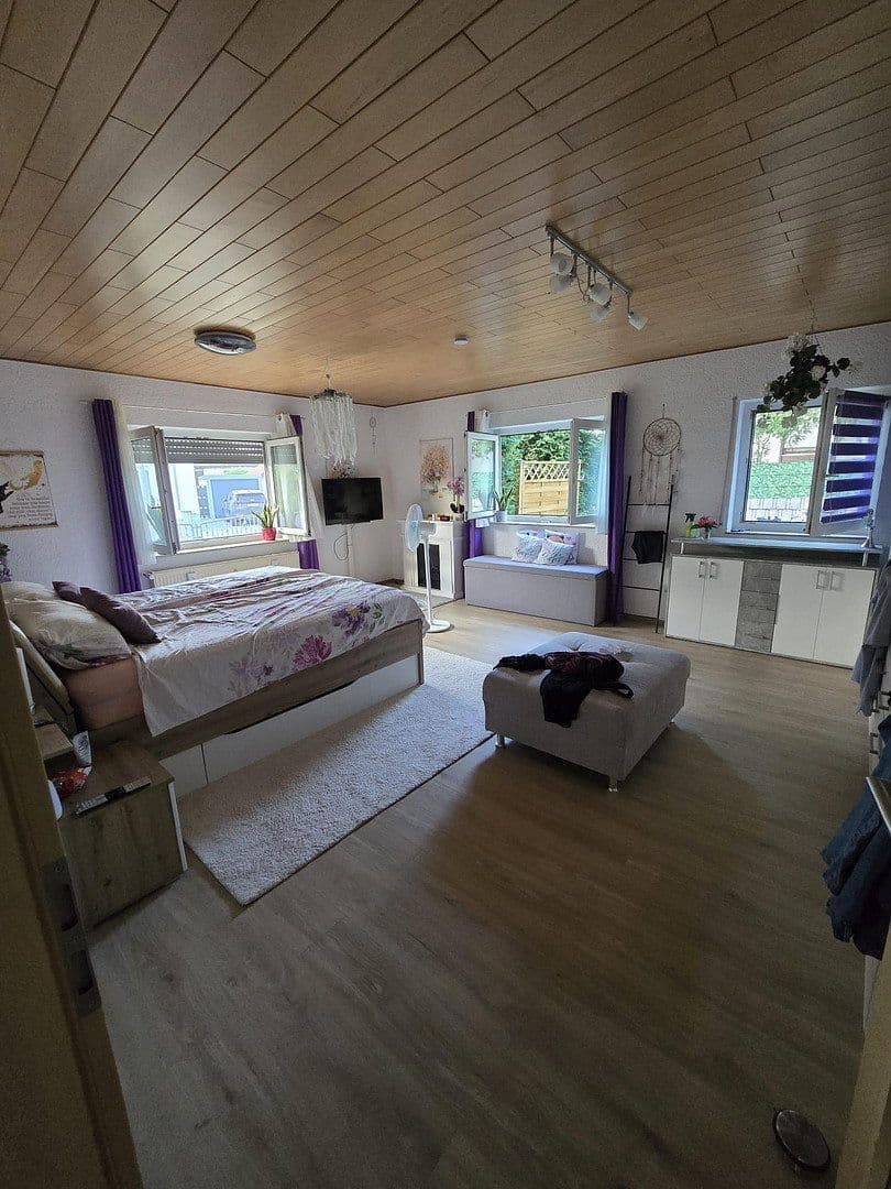 Prodej bytu 4+kk 143 m², Eich, Porýní-Falc Prodej bytu 4+kk 143 m², Eich, Porýní-Falc