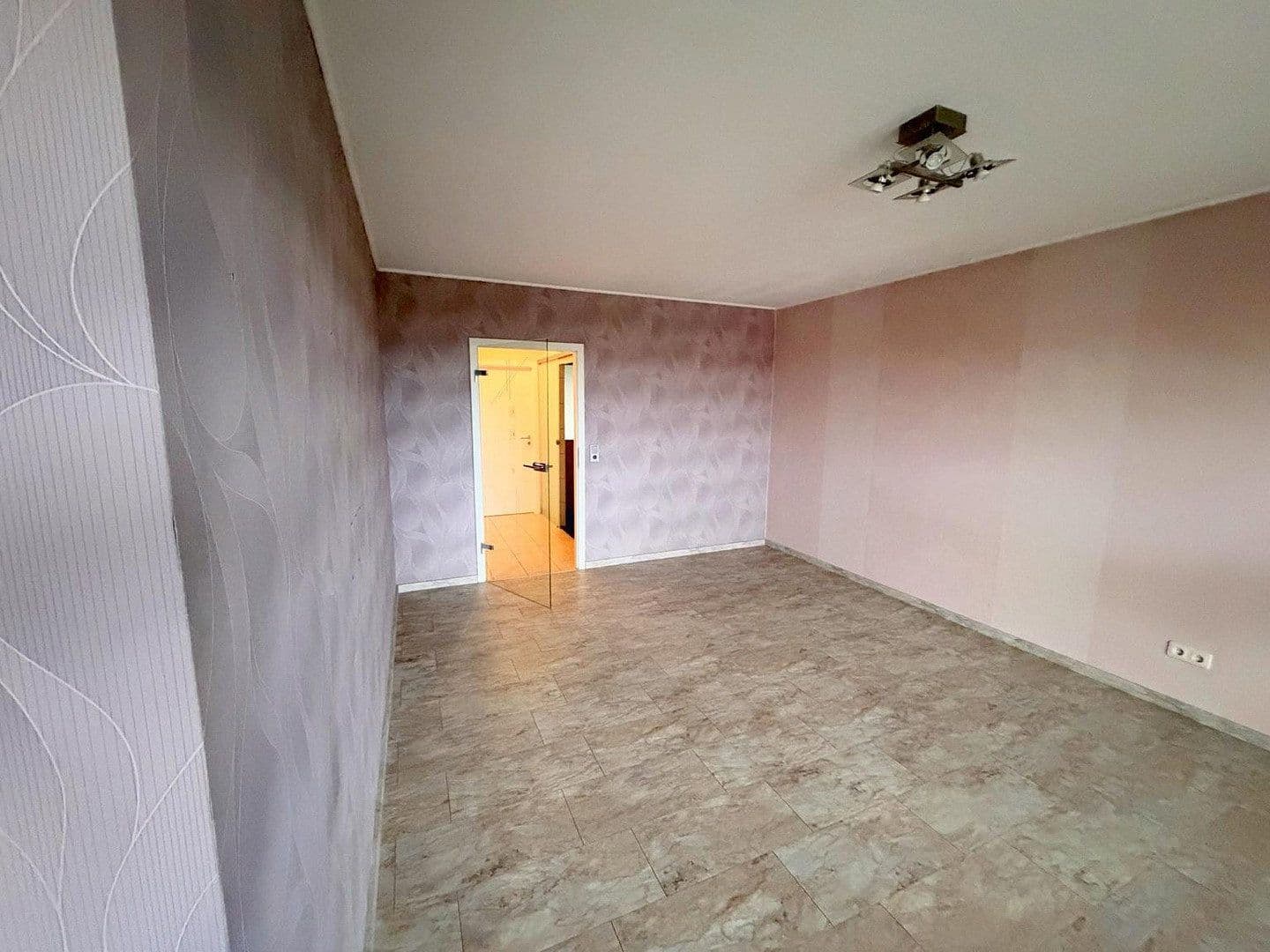Prodej bytu 3+1 82 m², Gabriel-von-Seidl-Str. 55, Worms, Porýní-Falc Prodej bytu 3+1 82 m², Gabriel-von-Seidl-Str. 55, Worms, Porýní-Falc