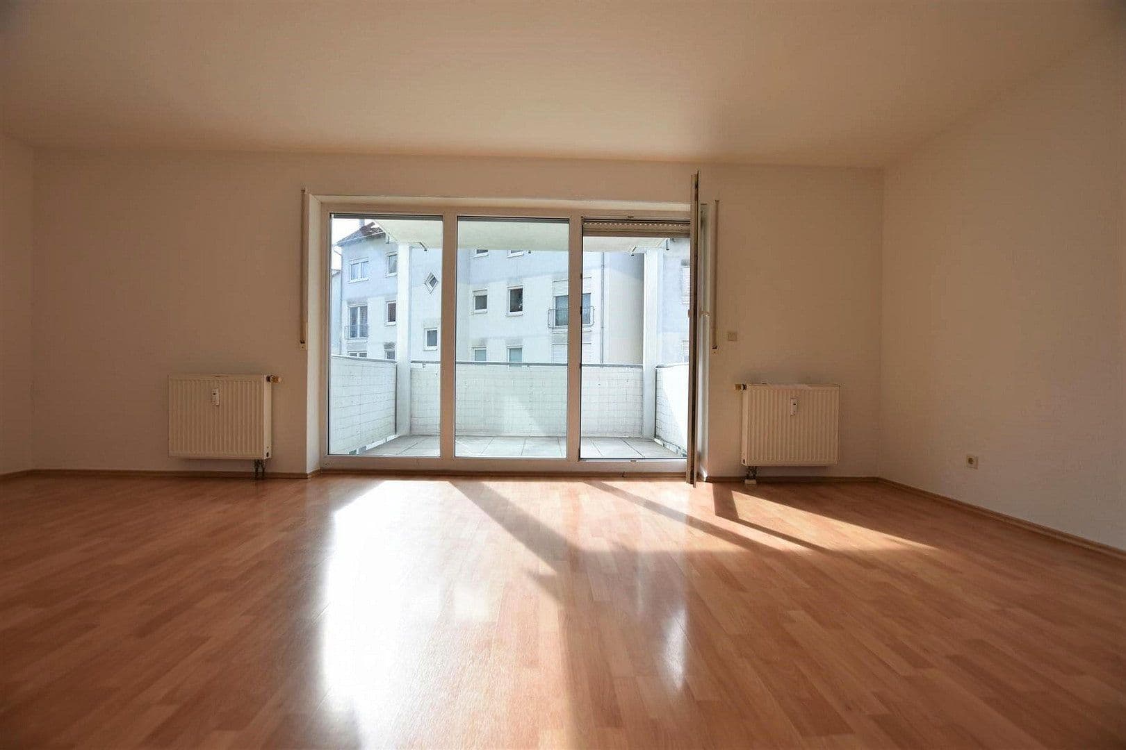 Pronájem bytu 2+1 64 m², Danziger Str. 15, Neckartenzlingen, Bádensko-Württembersko Pronájem bytu 2+1 64 m², Danziger Str. 15, Neckartenzlingen, Bádensko-Württembersko