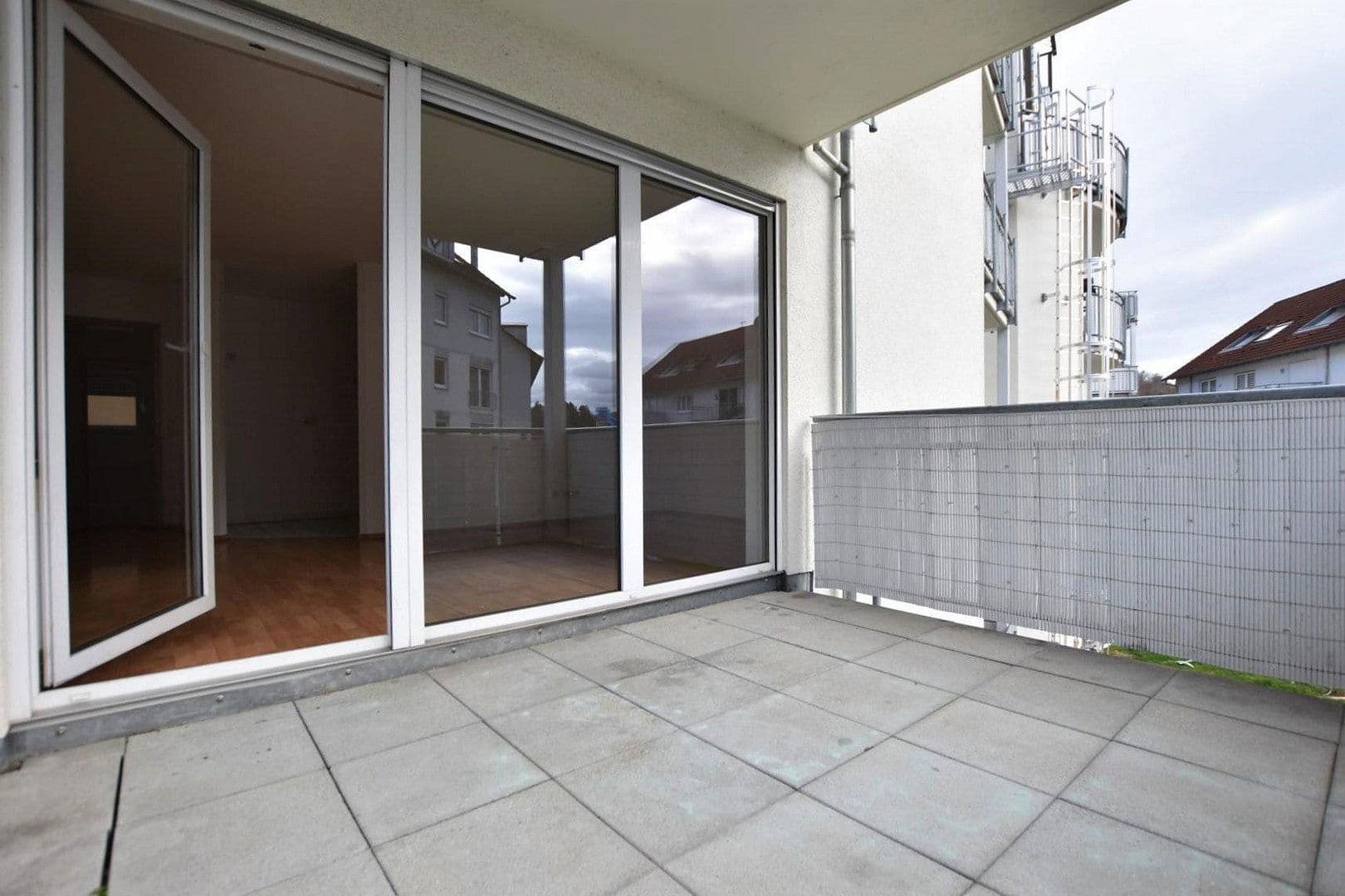 Pronájem bytu 2+1 64 m², Danziger Str. 15, Neckartenzlingen, Bádensko-Württembersko Pronájem bytu 2+1 64 m², Danziger Str. 15, Neckartenzlingen, Bádensko-Württembersko