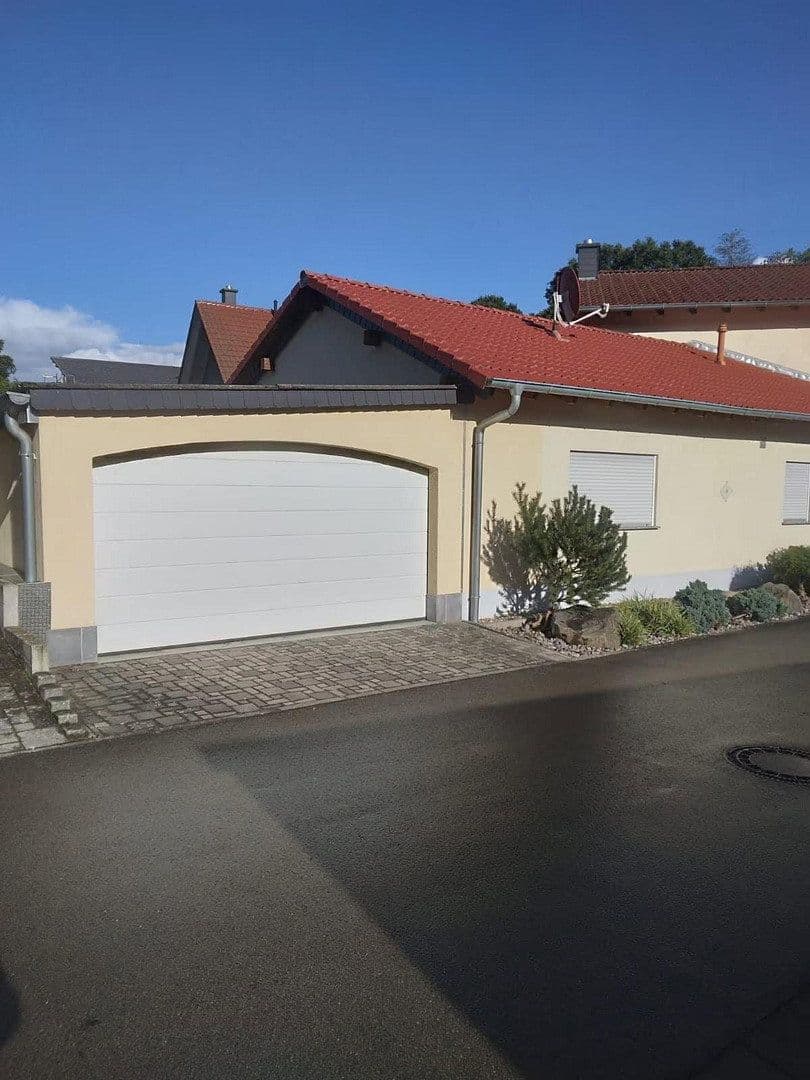 Prodej domu 174 m², pozemek 450 m², Weiherstraße 51, Hochspeyer, Porýní-Falc Prodej domu 174 m², pozemek 450 m², Weiherstraße 51, Hochspeyer, Porýní-Falc