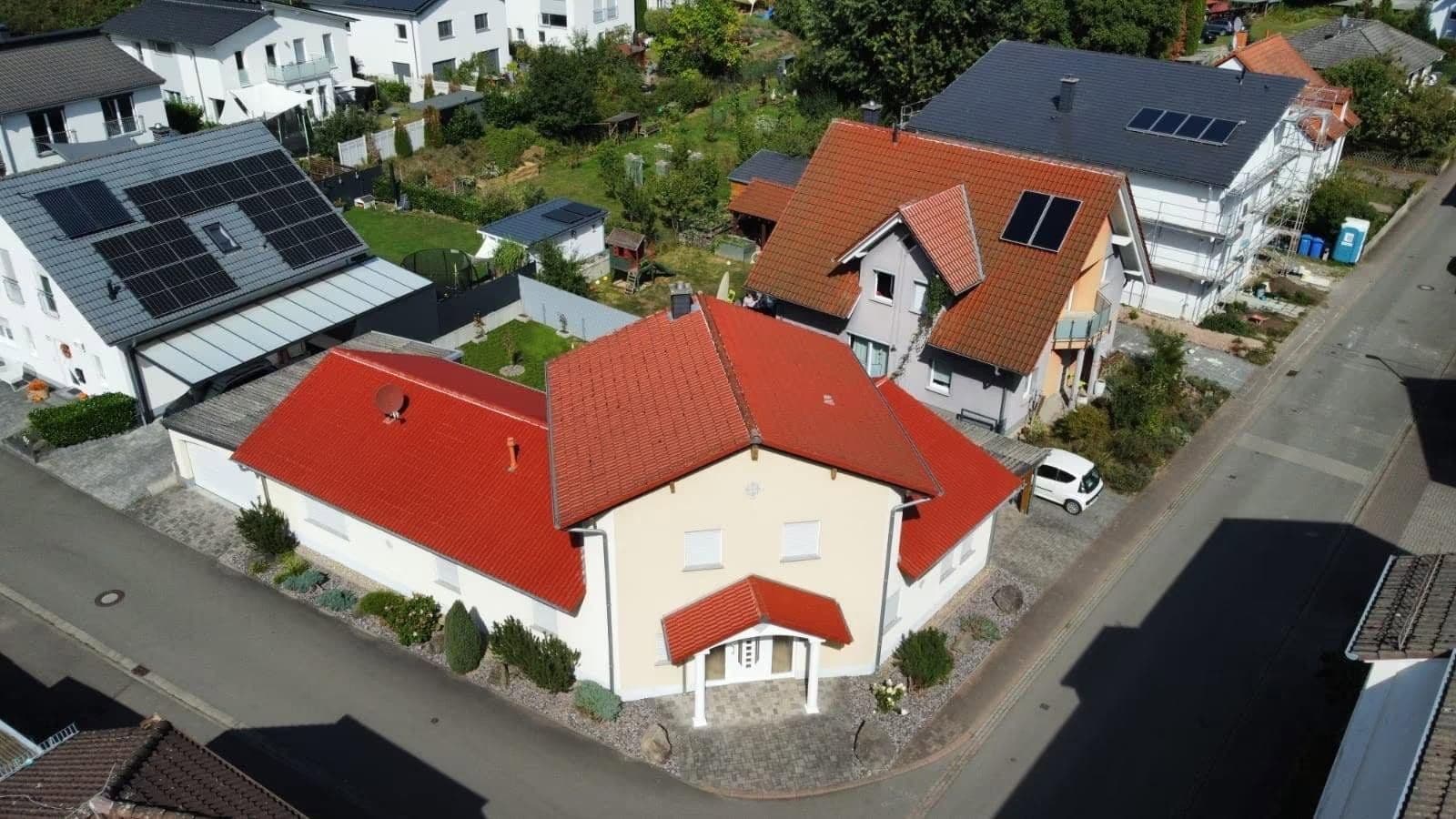 Prodej domu 174 m², pozemek 450 m², Weiherstraße 51, Hochspeyer, Porýní-Falc Prodej domu 174 m², pozemek 450 m², Weiherstraße 51, Hochspeyer, Porýní-Falc