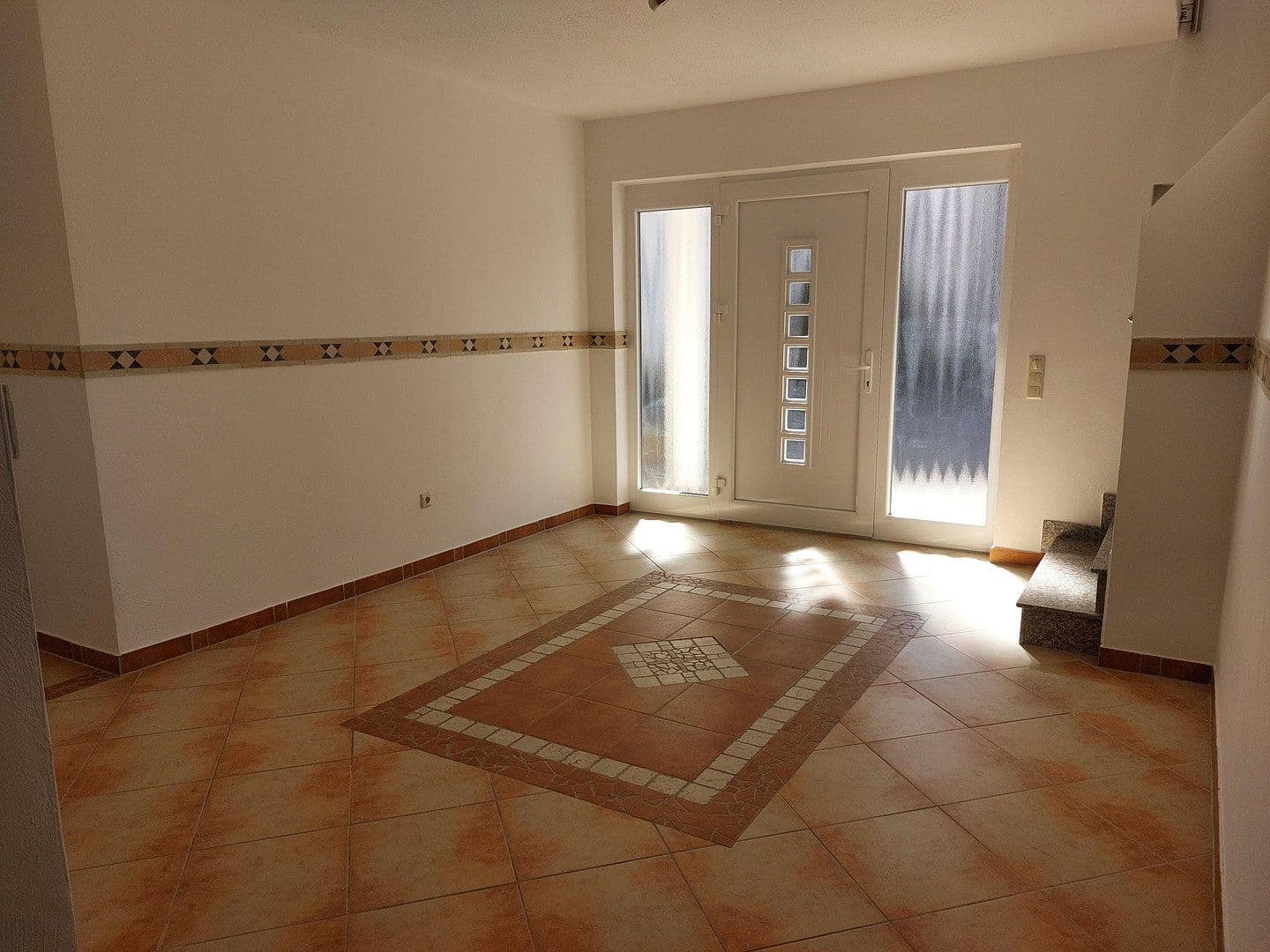 Prodej domu 174 m², pozemek 450 m², Weiherstraße 51, Hochspeyer, Porýní-Falc Prodej domu 174 m², pozemek 450 m², Weiherstraße 51, Hochspeyer, Porýní-Falc