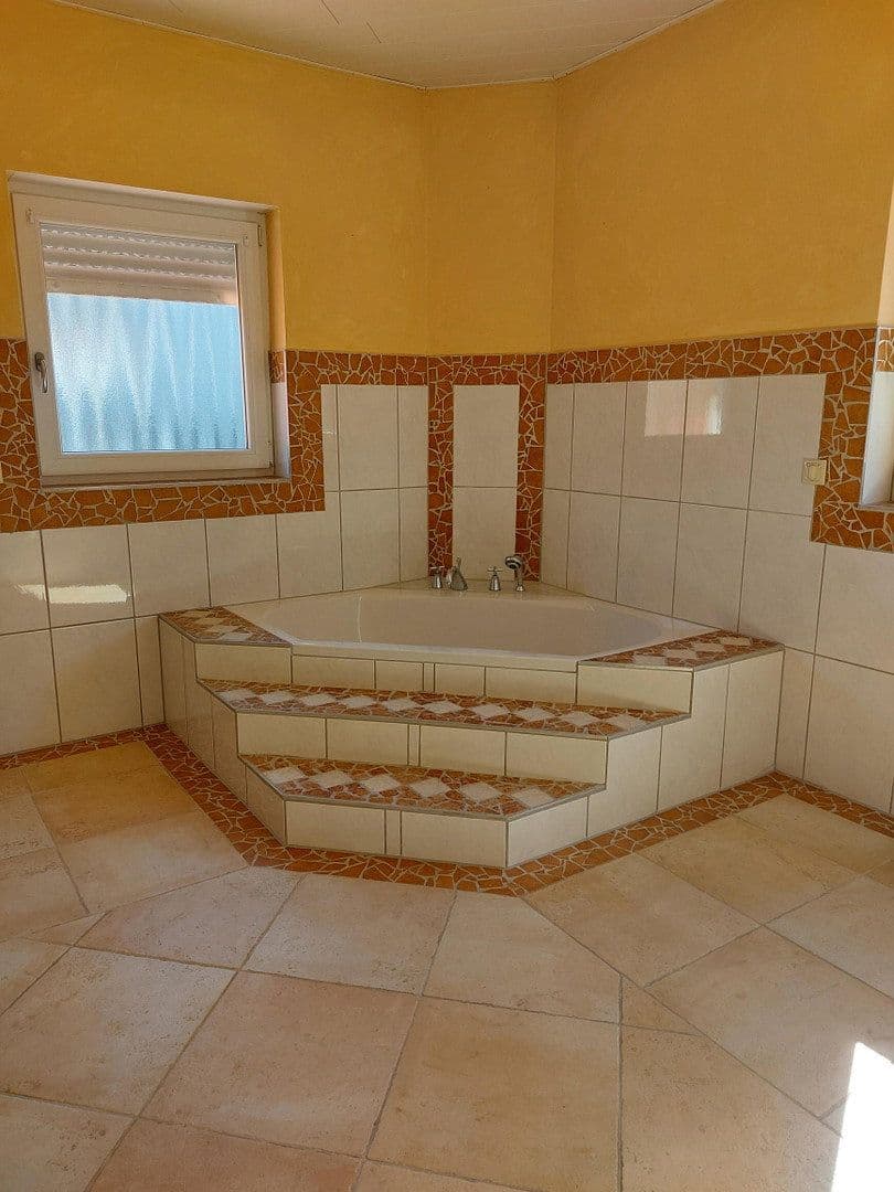 Prodej domu 174 m², pozemek 450 m², Weiherstraße 51, Hochspeyer, Porýní-Falc Prodej domu 174 m², pozemek 450 m², Weiherstraße 51, Hochspeyer, Porýní-Falc