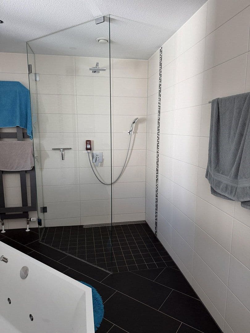 Prodej domu 200 m², pozemek 1.050 m², Feucht, Bavorsko Prodej domu 200 m², pozemek 1.050 m², Feucht, Bavorsko
