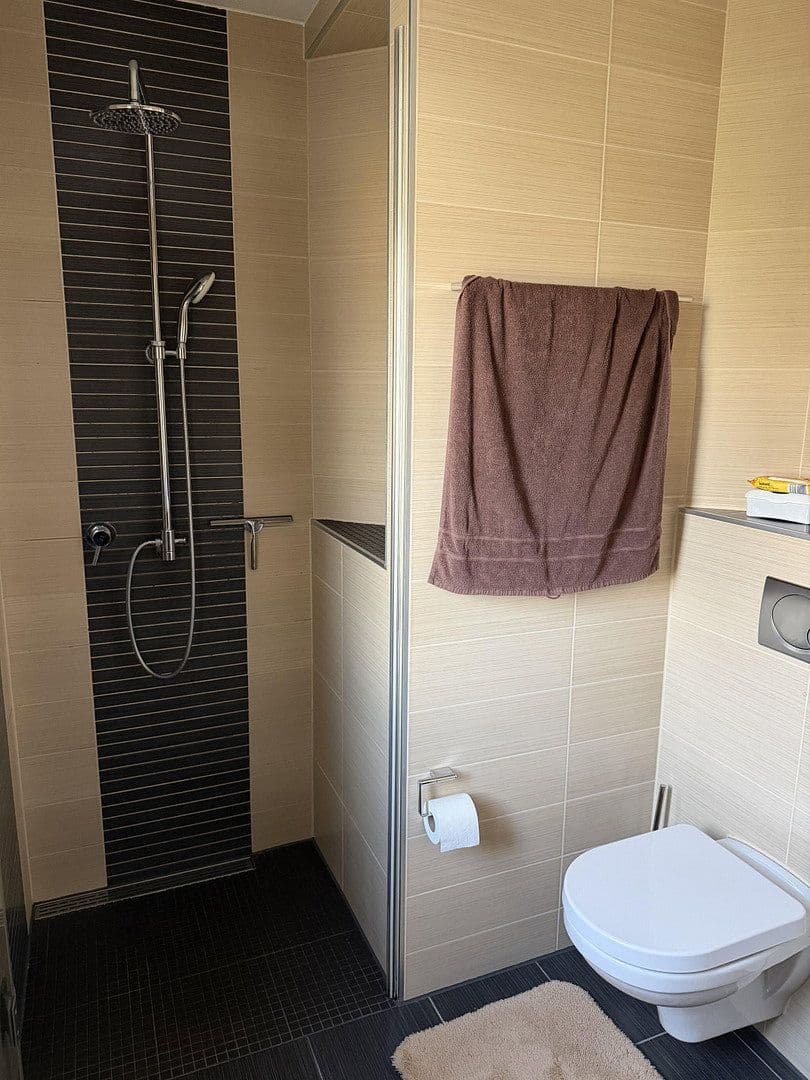 Prodej domu 200 m², pozemek 1.050 m², Feucht, Bavorsko Prodej domu 200 m², pozemek 1.050 m², Feucht, Bavorsko