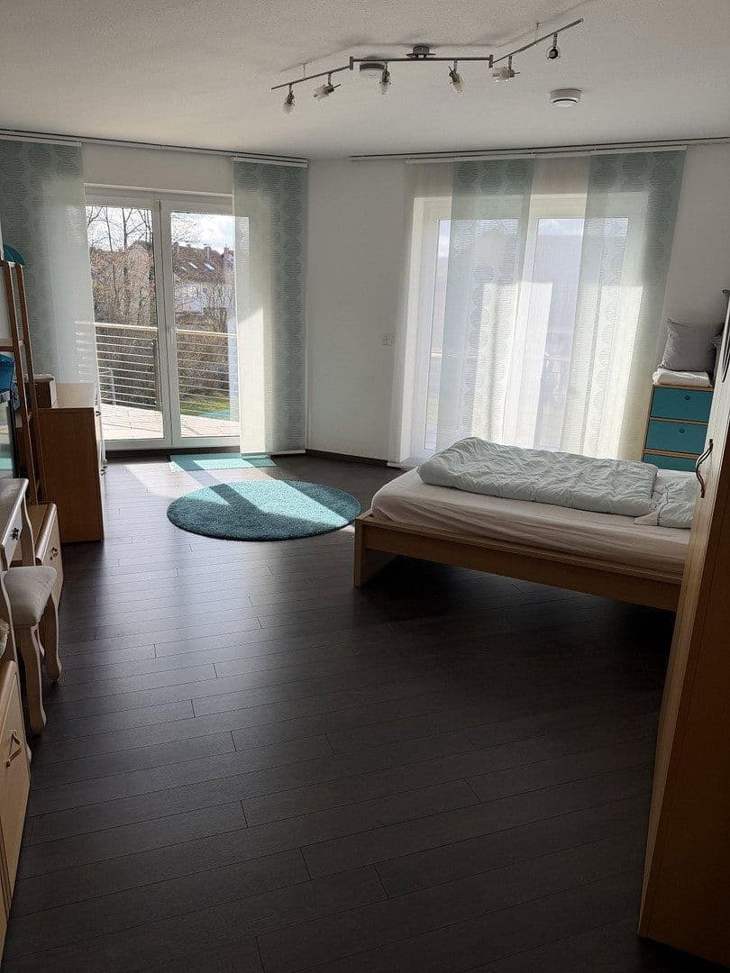 Prodej domu 200 m², pozemek 1.050 m², Feucht, Bavorsko Prodej domu 200 m², pozemek 1.050 m², Feucht, Bavorsko