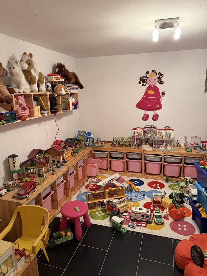 Prodej domu 200 m², pozemek 1.050 m², Feucht, Bavorsko Prodej domu 200 m², pozemek 1.050 m², Feucht, Bavorsko