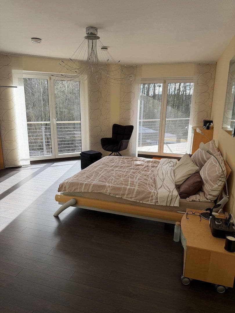 Prodej domu 200 m², pozemek 1.050 m², Feucht, Bavorsko Prodej domu 200 m², pozemek 1.050 m², Feucht, Bavorsko