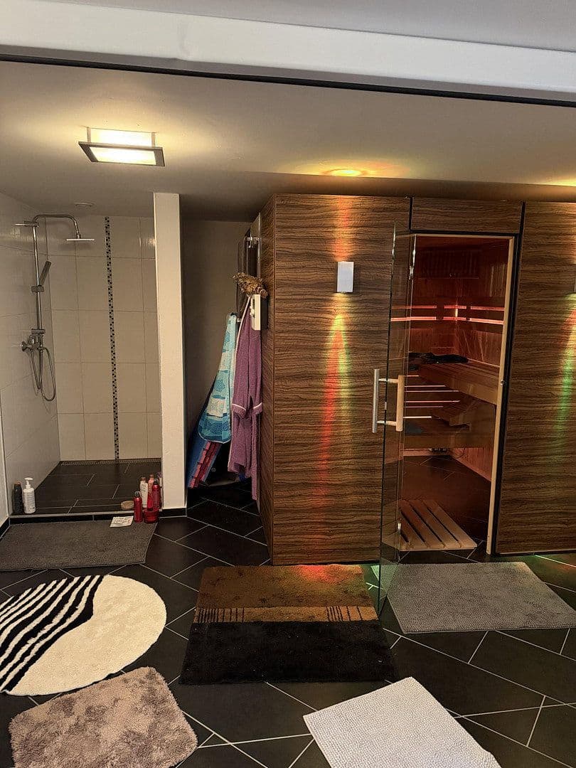Prodej domu 200 m², pozemek 1.050 m², Feucht, Bavorsko Prodej domu 200 m², pozemek 1.050 m², Feucht, Bavorsko