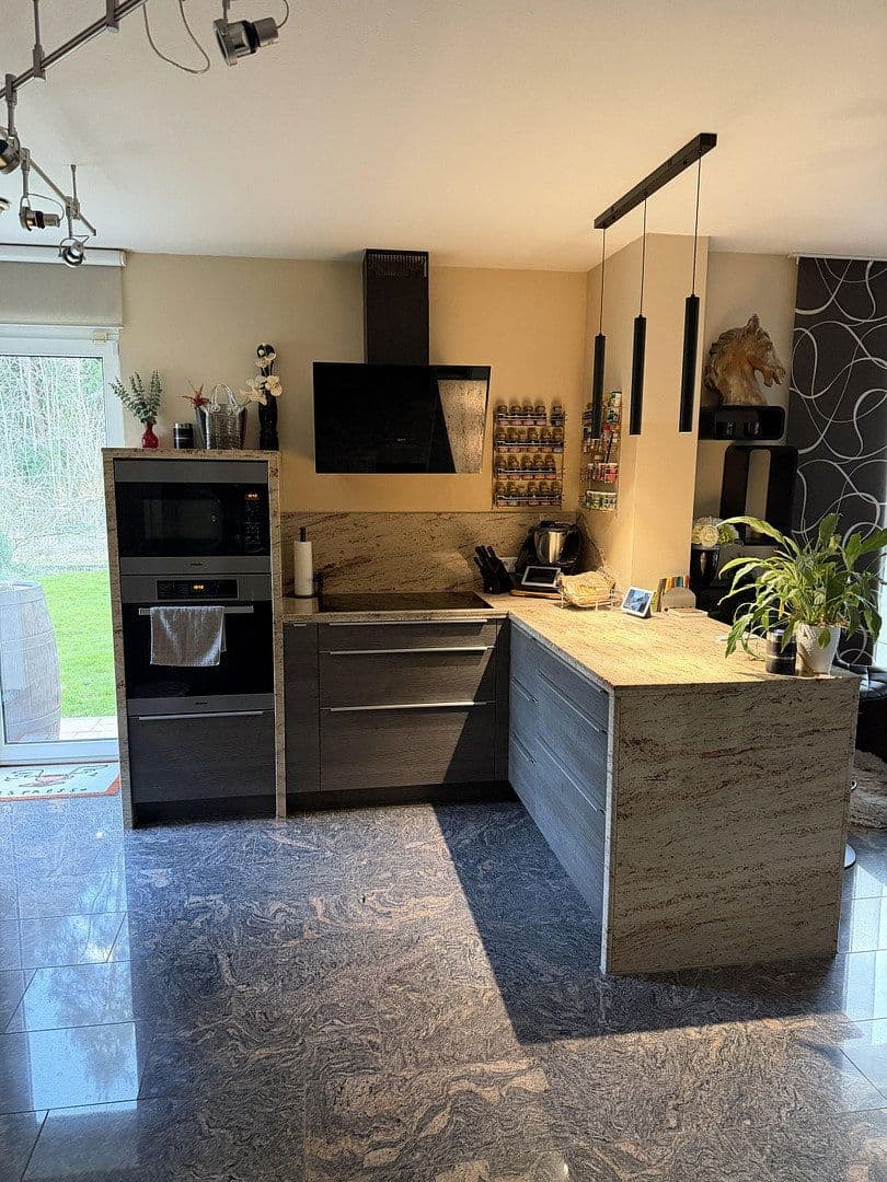Prodej domu 200 m², pozemek 1.050 m², Feucht, Bavorsko Prodej domu 200 m², pozemek 1.050 m², Feucht, Bavorsko